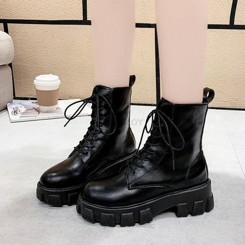 motly boots