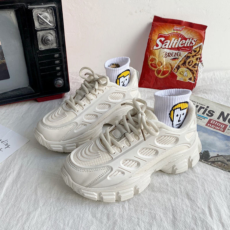 lada sneakers