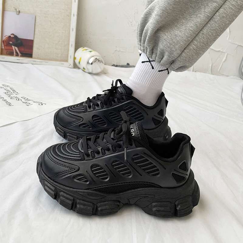 lada sneakers